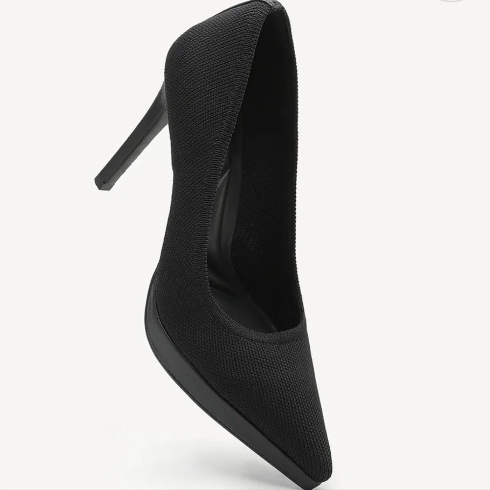 Cosy Island elegant black